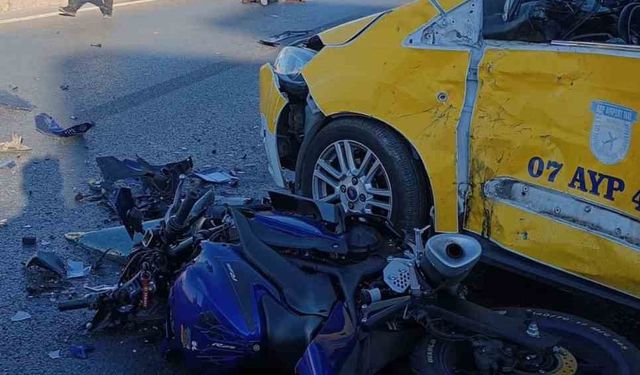 Alanya’da otomobille çarpışan motosikletin sürücüsü hayatını kaybetti