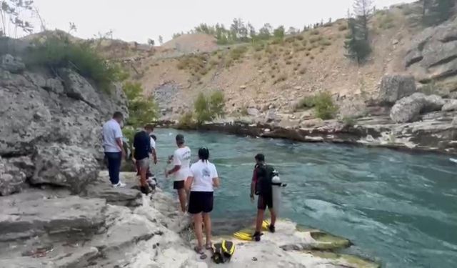 Irmakta kaybolan genci arama çalışmaları sürüyor