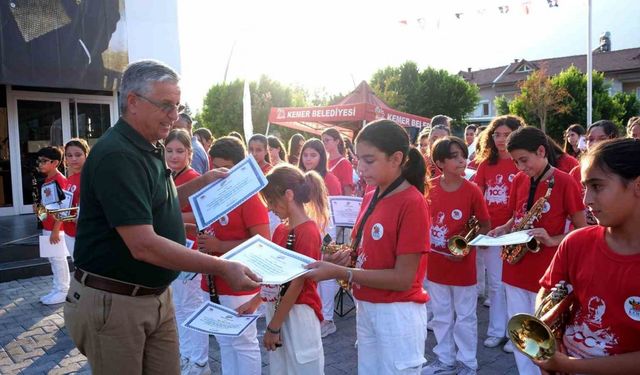 Kemer’de kursiyerler sertifikalarını aldı