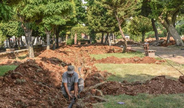 Kepez’in simge parkında yenileme çalışmaları sürüyor