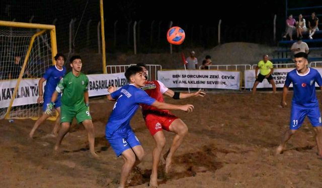 Manavgat’ta plaj futbolu heyecanı başladı