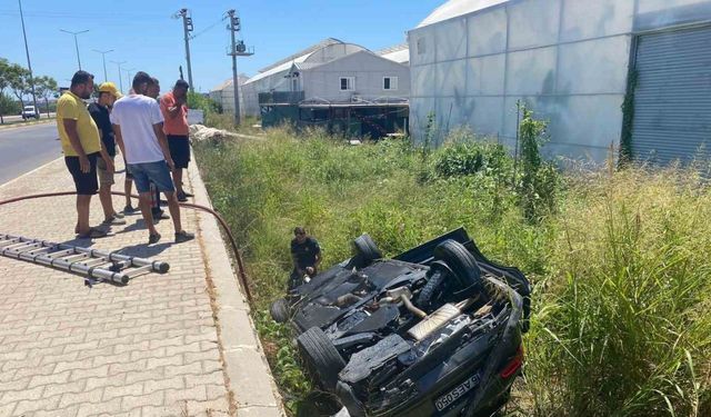 Şarampole uçan otomobildeki 2 kişi yaralı olarak kurtarıldı