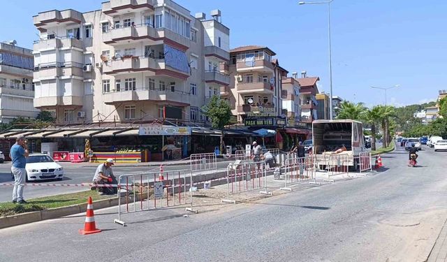 Yaşanan kazalarla ün salan kavşak belediye ekiplerince kapatıldı