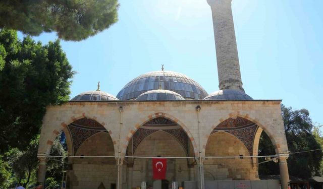 Antalya’da tarihi cami madde bağımlılarının mekanı oldu