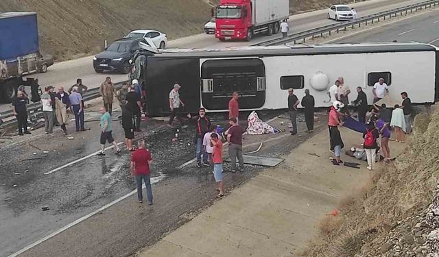 Antalya’da yolcu otobüsü devrildi: 10 yaralı