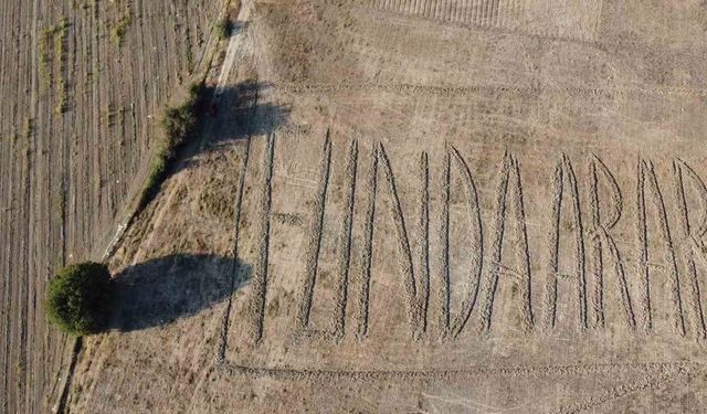 Traktörüyle tarlaya Funda Arar’ın ismini yazmıştı, ikili bir araya geldi