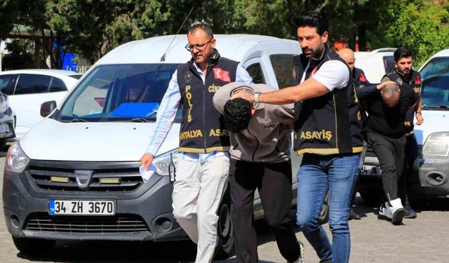 Antalya’da 22 yaşındaki Ahmet, kör kurşuna kurban gitmiş