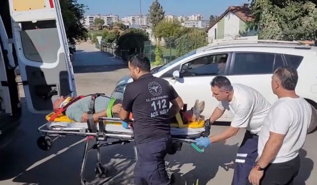 Antalya’da feci kaza: Takla atıp tel bariyerleri aşarak karşı yöne geçen aracın, iki araca çarpması sonucu 2 kişi yaralandı