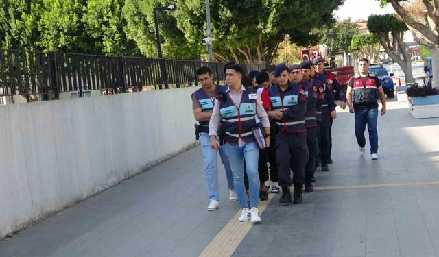 Manavgat’ta uyuşturucu imalathanesine baskın: 5 gözaltı