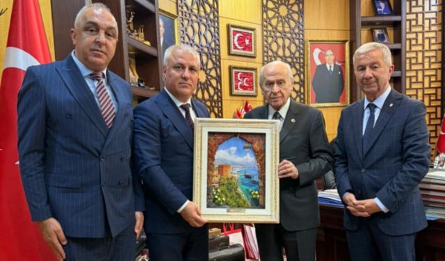 Başkan Erdem, Alanya dosyasını Bahçeli’ye sundu