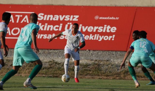 C. Alanyaspor- Pyramids FC: 0-2