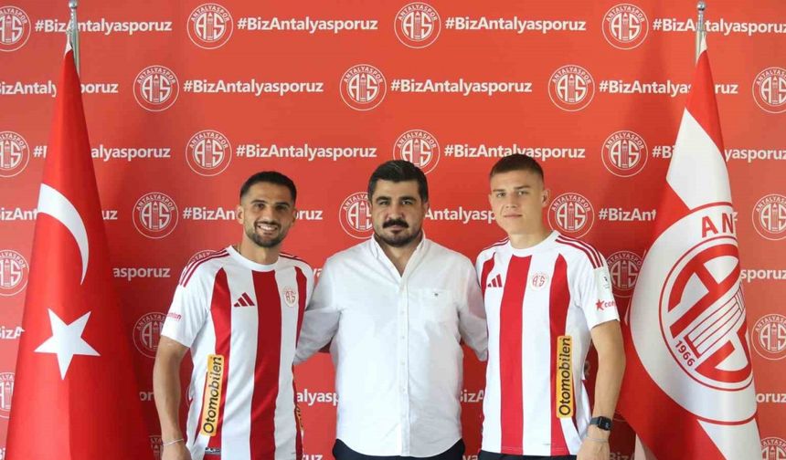 Antalyaspor’da Petrusenko ve Abdurrahim için imza töreni düzenlendi