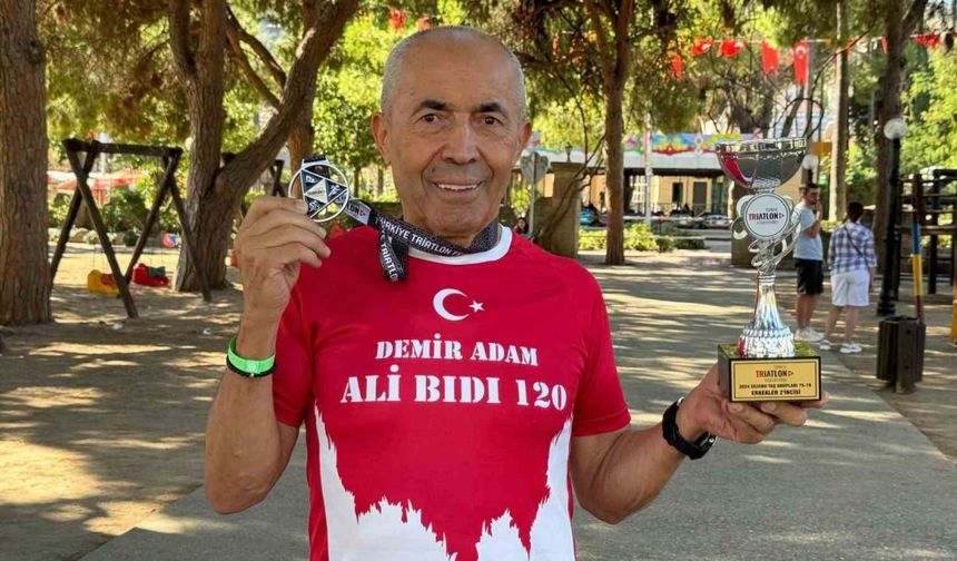 75 yaşındaki Demir Adam, Alanya Triatlonu’ndan 1 kupa ve 1 madalya ile döndü