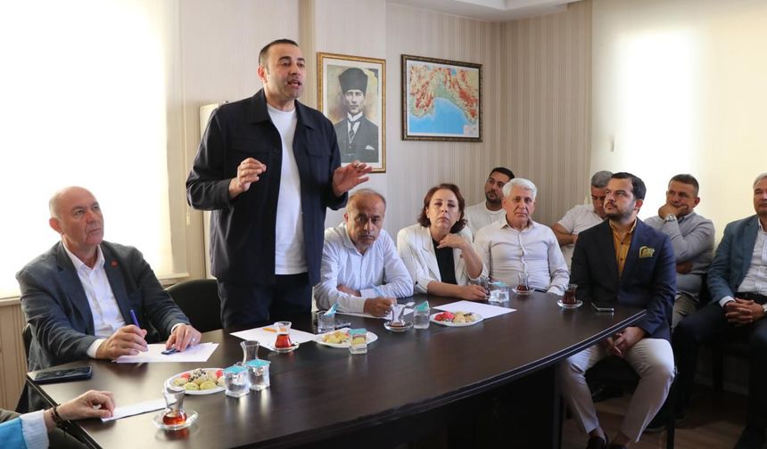 CHP heyeti Alanya'da muhtarlarla buluştu