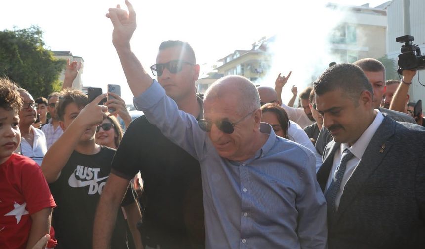 Alanya’da Ümit Özdağ'a coşkulu karşılama