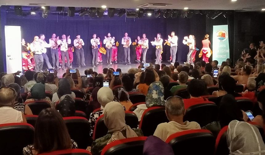 Kursiyerler yıl sonu sergisinde buluştu