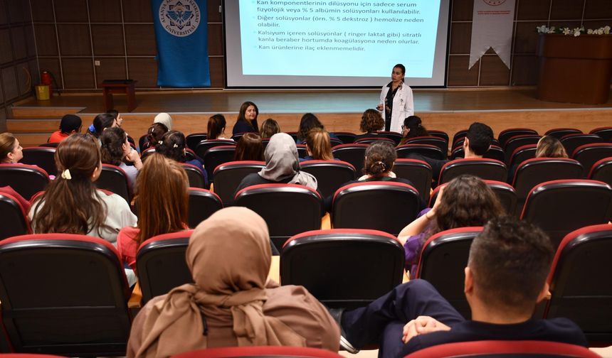 Sağlık çalışanlarına kan transfüzyonu anlatıldı