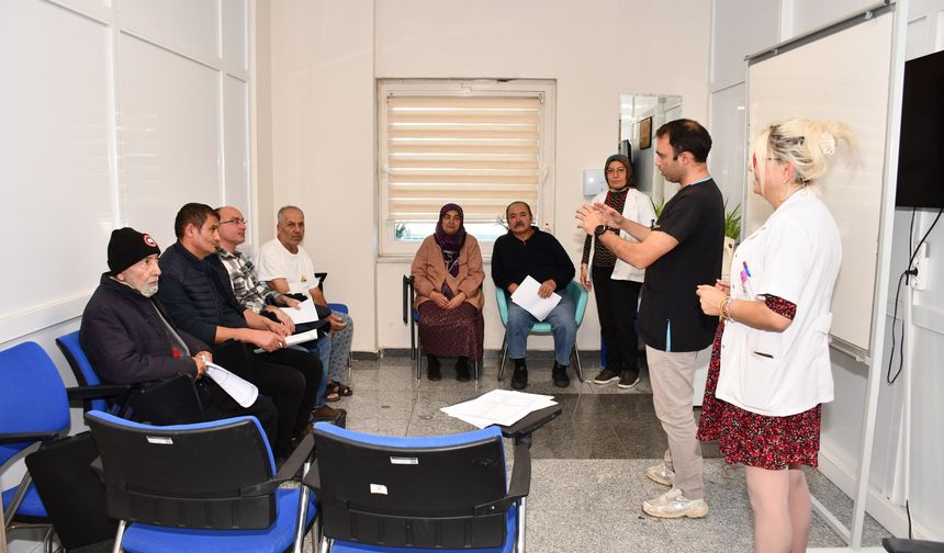 Diyabet okulu eğitimleri devam ediyor