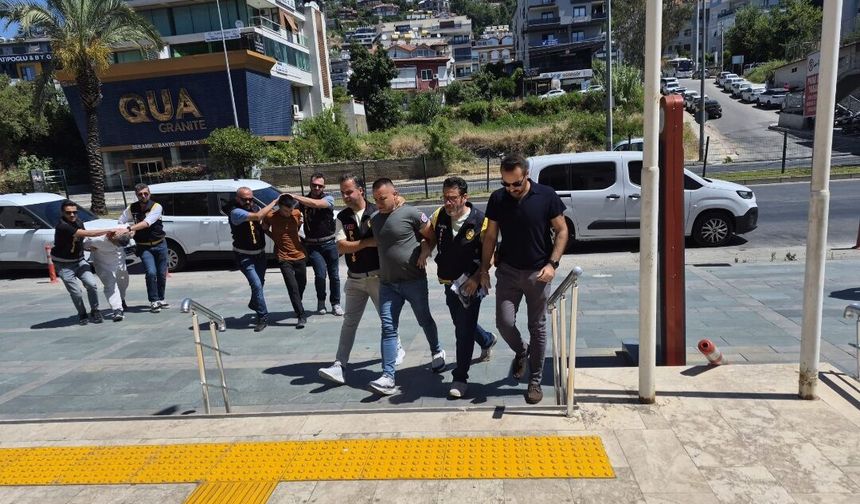 Alanya'da sokak ortasında cinayete 2 tutuklama