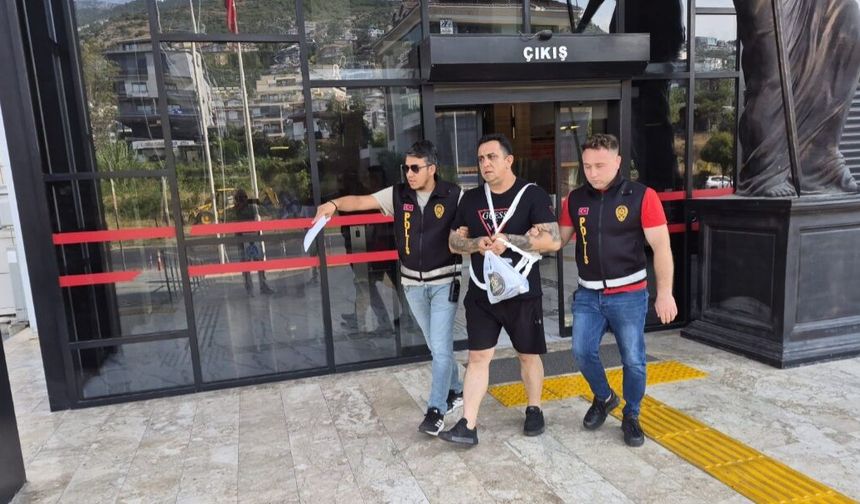 Alanya'da 5 milyonluk alacak yüzünden silahlar patladı