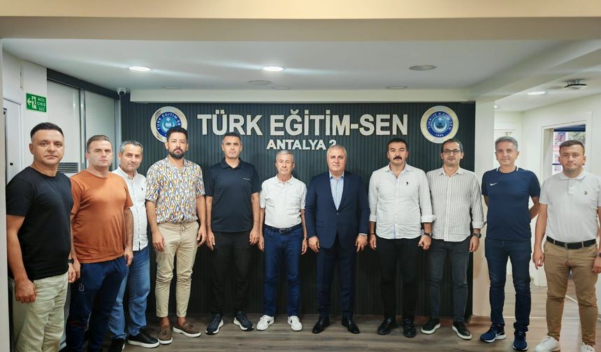 Erdem'den öğretmenlere tatil sözü